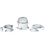 Service de table en porcelaine blanc avec design noir